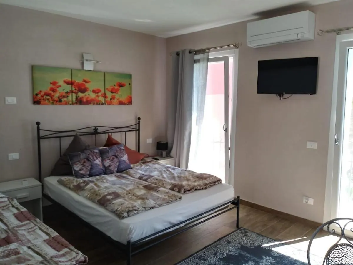 Residence Tasso Canossa - Appartamento Con Piscina Lazise Italien